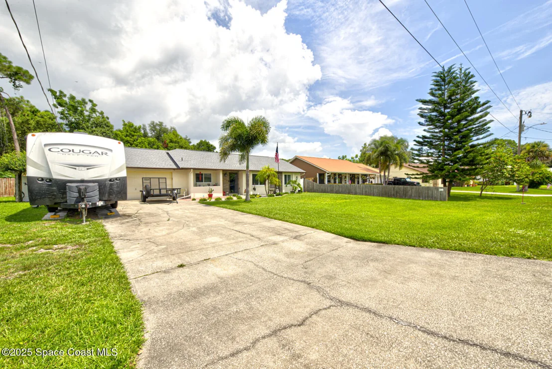 Photo of 5370 Holden Road