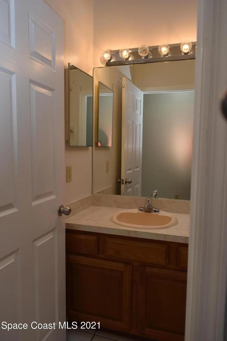 Photo of 816 Seven Gables Circle SE