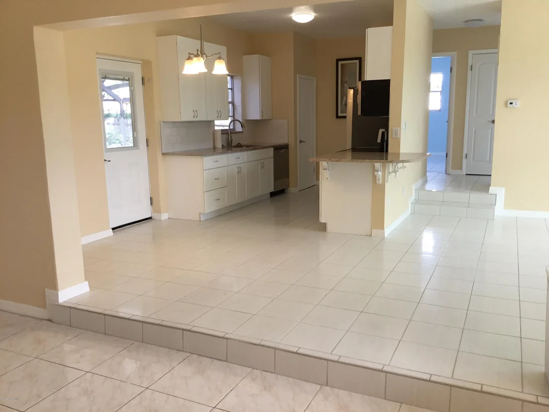 Photo of 2925 Garden Terrace NE