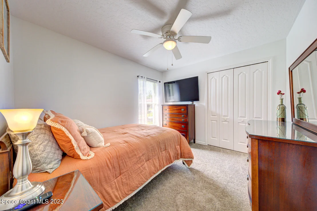 Photo of 1061 Meadowbrook Road NE