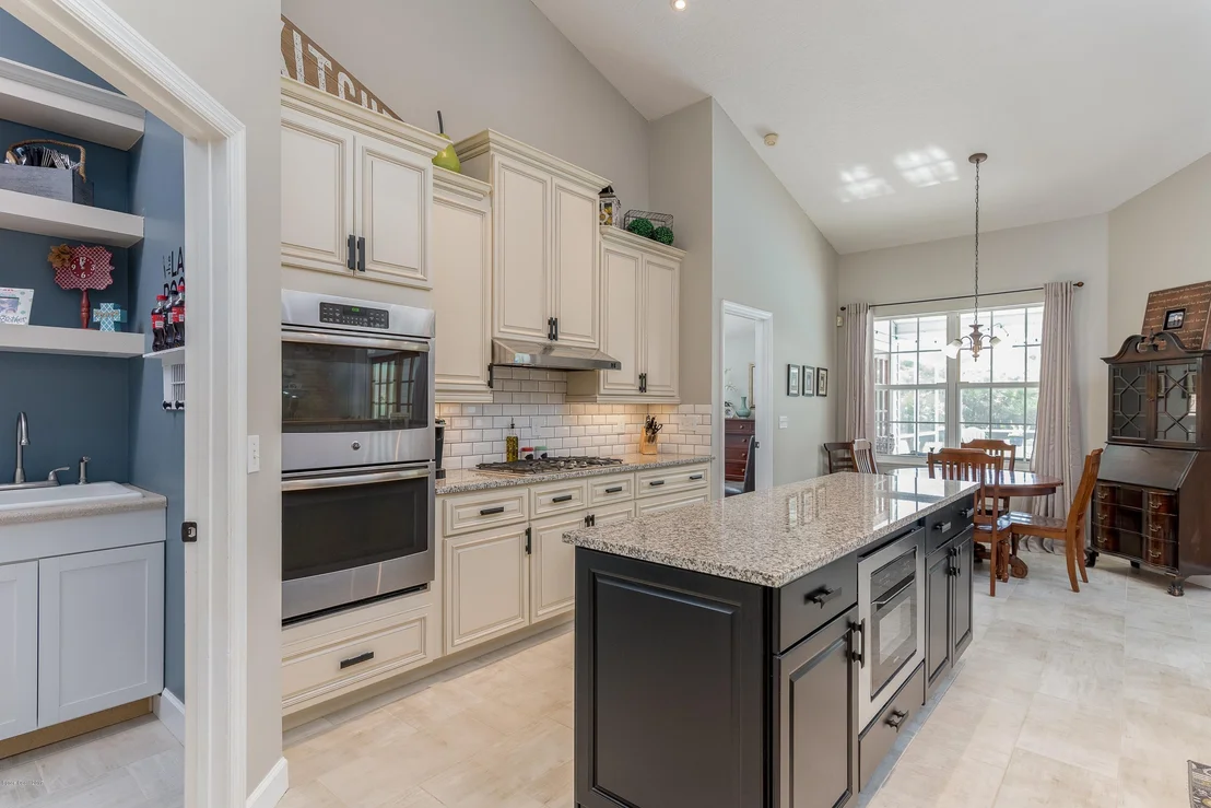 Photo of 4587 Canard Road