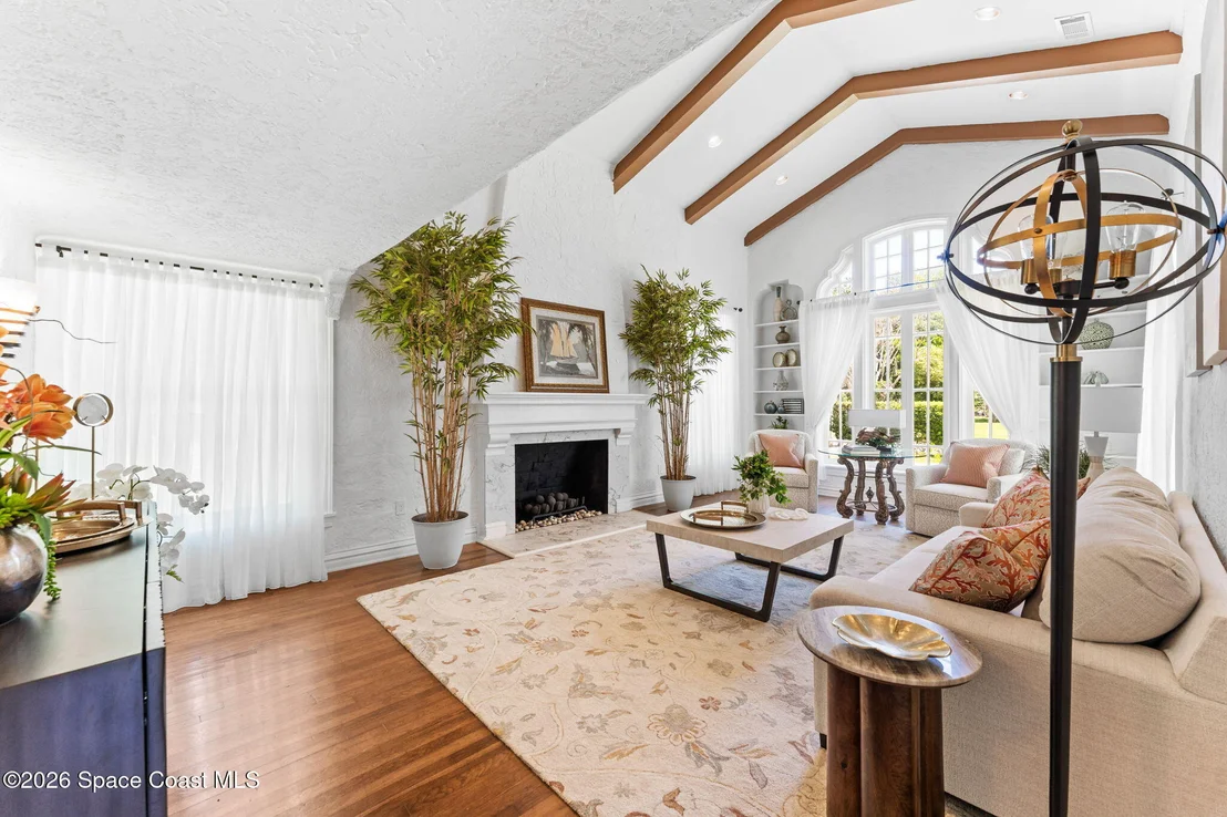 Photo of 121 Circle Drive