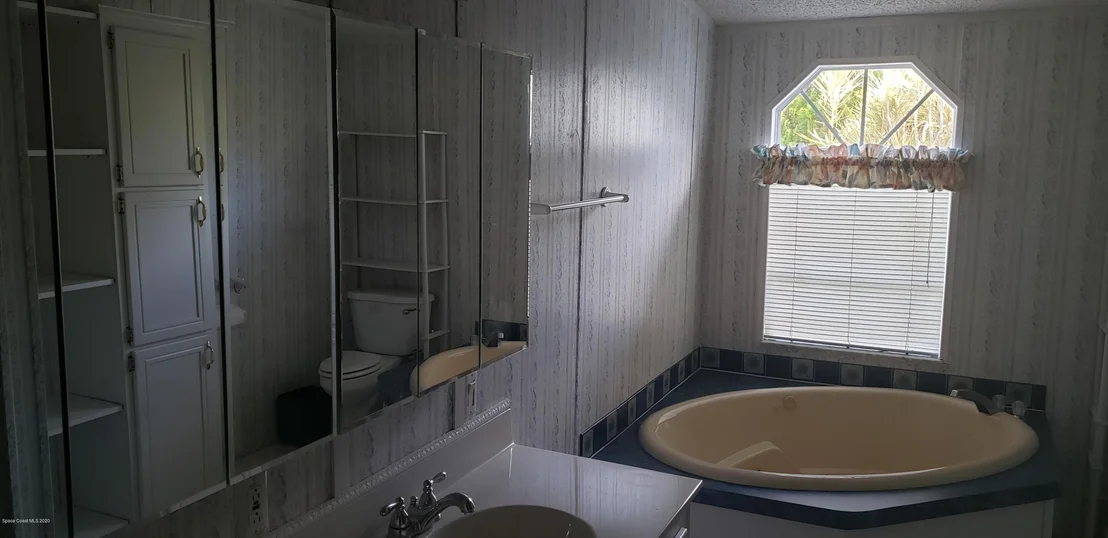 Photo of Unit 0 at 5462 Bannock Street