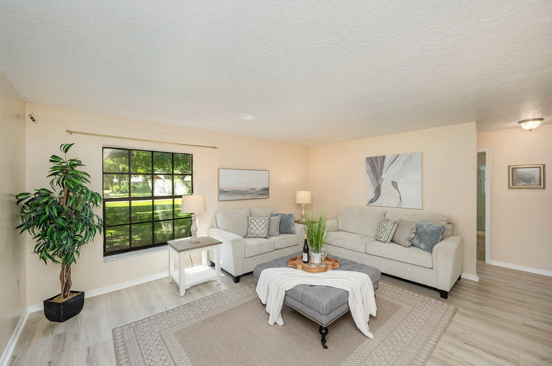 Photo of 1725 Hidden Lake Drive