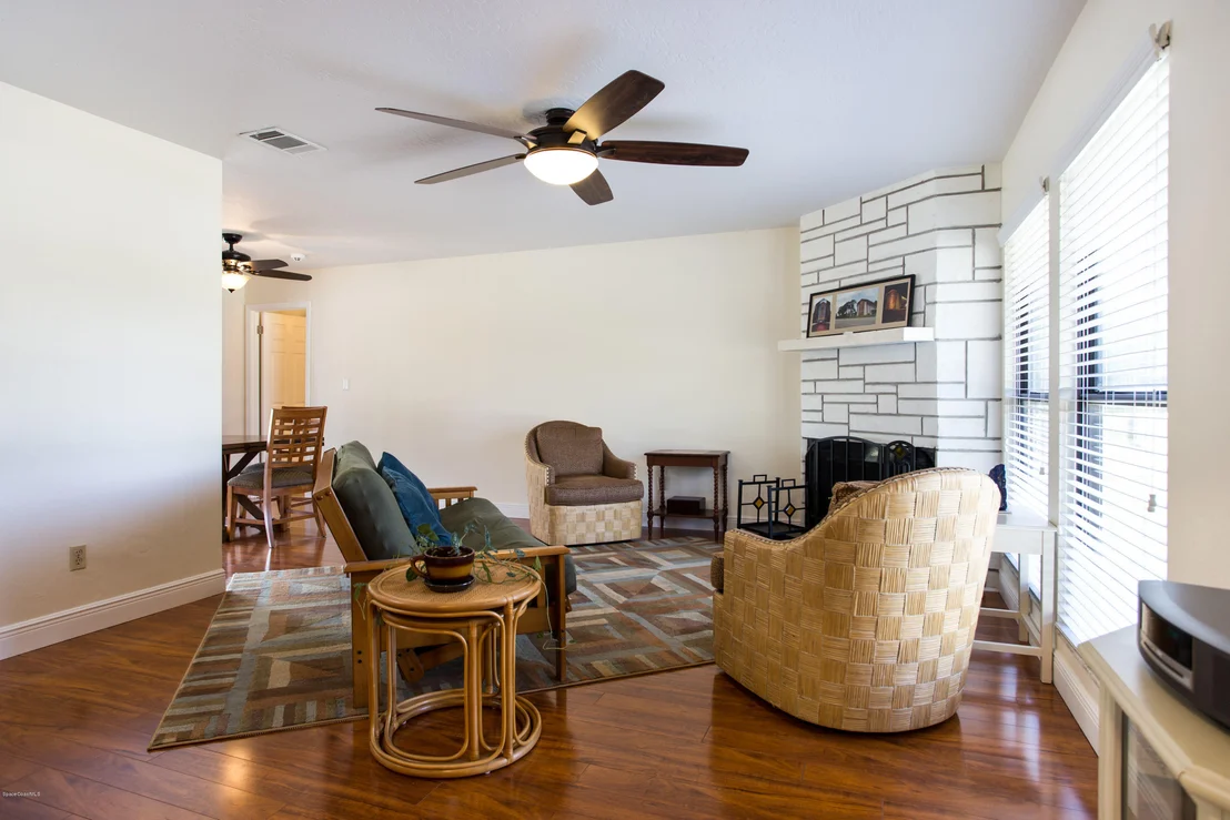 Photo of 2120 Bridle Path