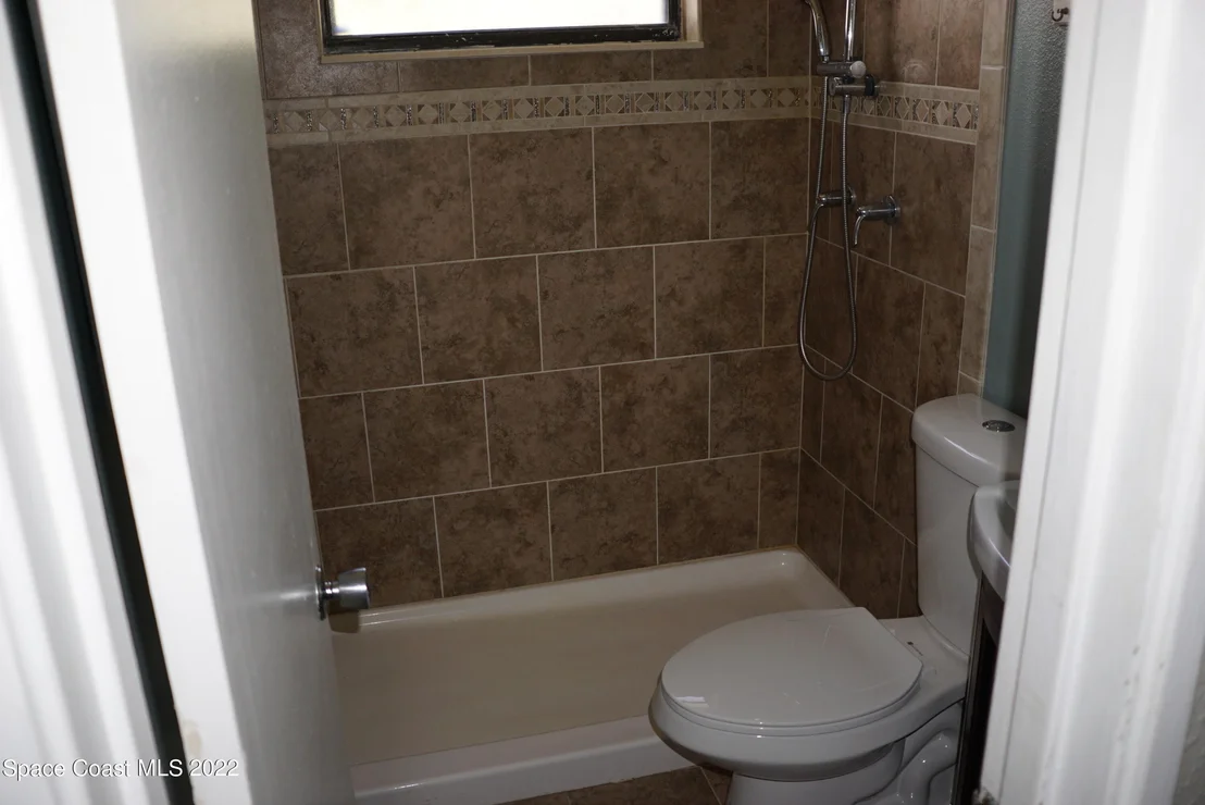 Photo of 5748 Lord Street