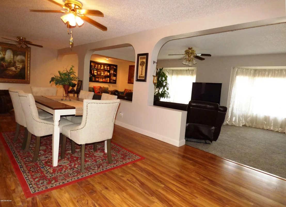 Photo of 6737 Sheridan Road