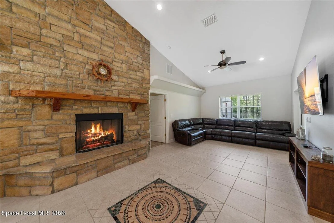 Photo of 3864 Reynolds Road