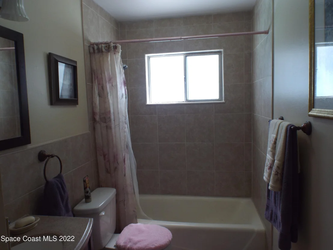 Photo of 2978 Redgrove Drive NE