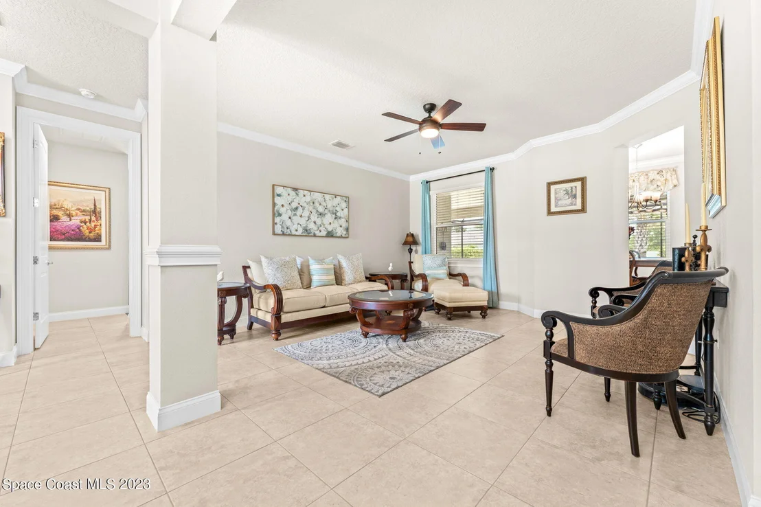 Photo of 2037 Windbrook Drive SE