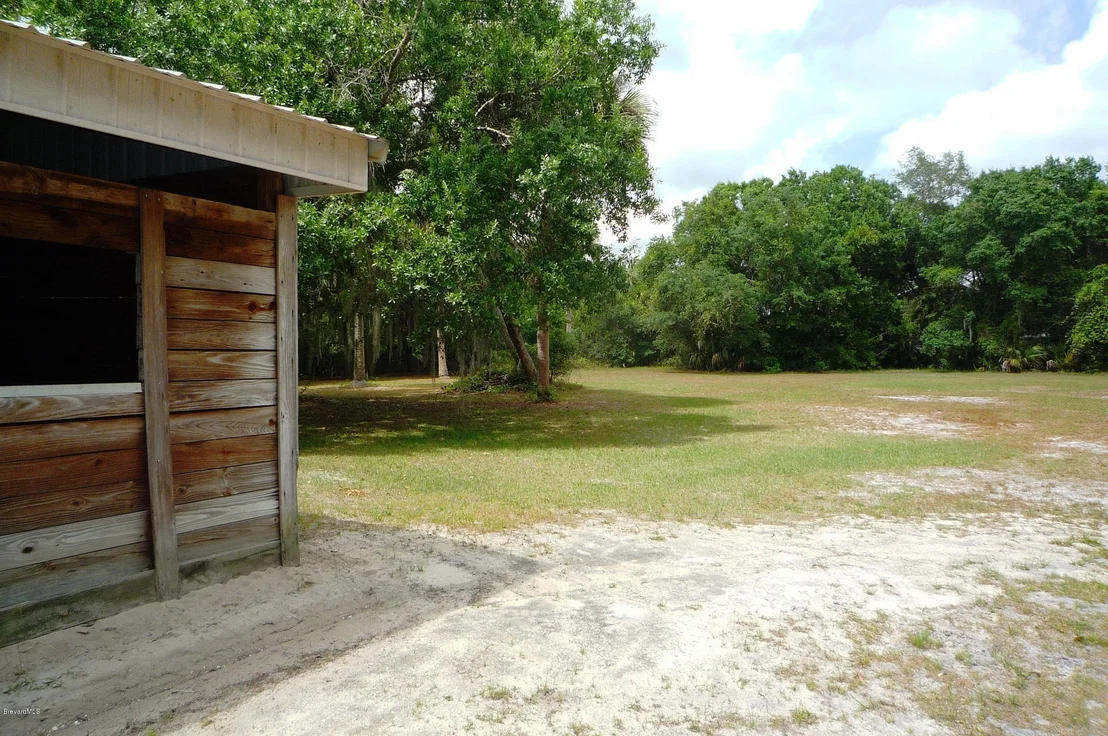 Photo of 3330 Aurora Road