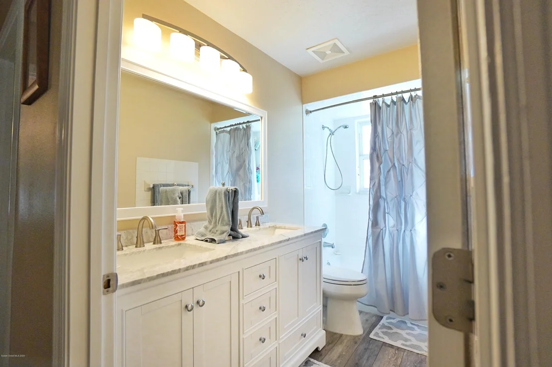 Photo of 440 N Burnett Road