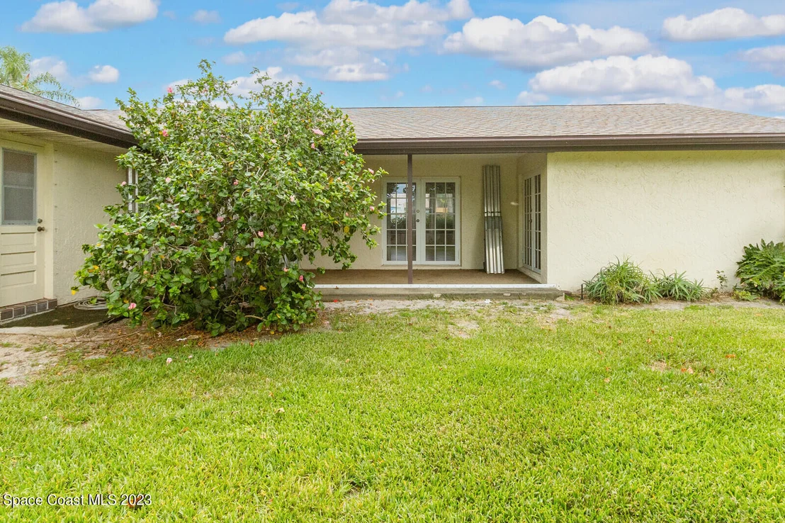 Photo of 536 Solitaire Palm Drive