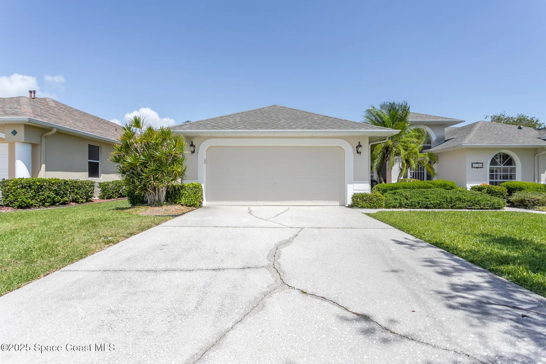 Photo of 2386 Golf Vista Boulevard