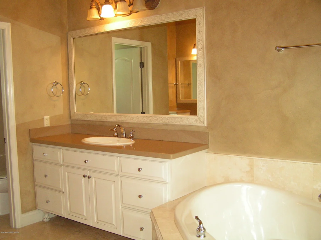 Photo of 1071 Stratford Place