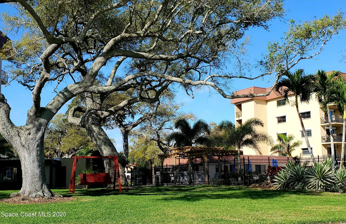 Photo of Unit B205 at 1049 Rockledge Drive