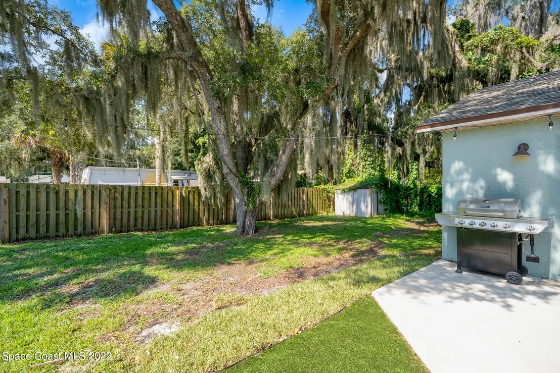 Photo of 1434 Van Eck Road NE