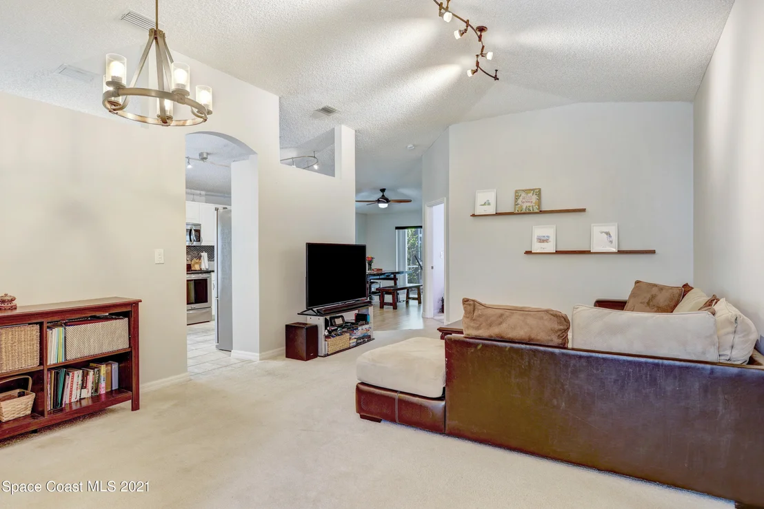 Photo of 865 Villa Drive