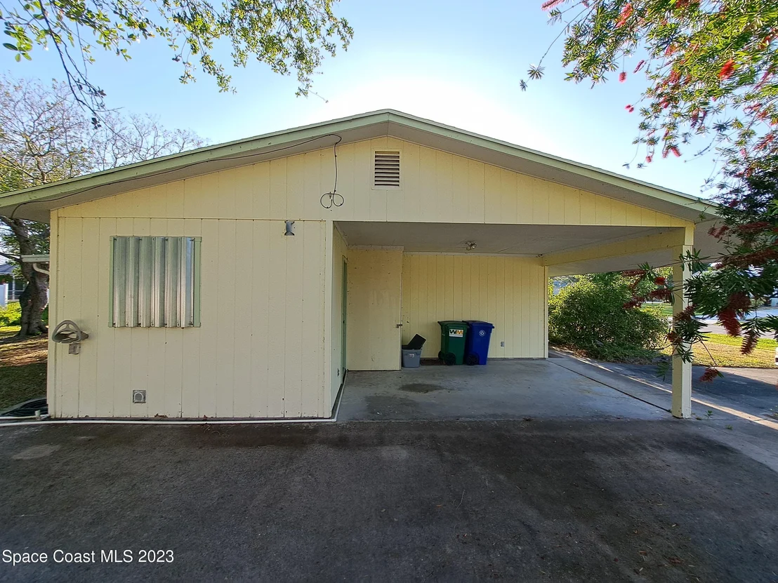 Photo of 925 Gulfstream Avenue