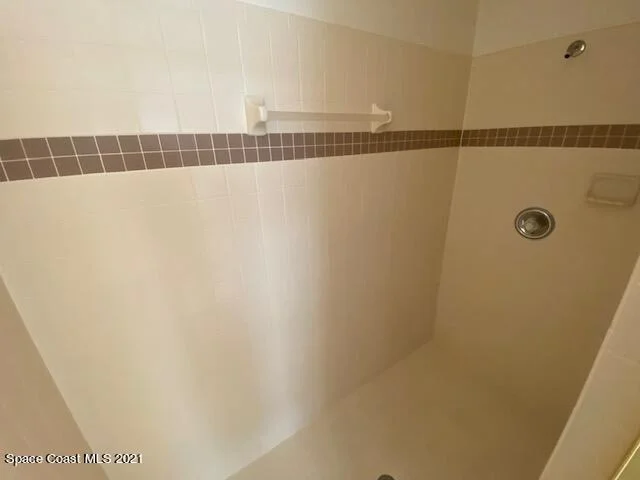 Photo of 787 Seymour Road NE