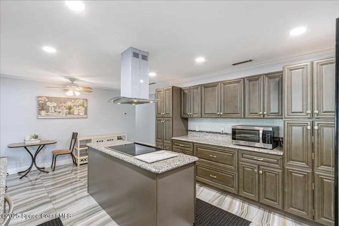 Photo of 955 Bartlett Lane