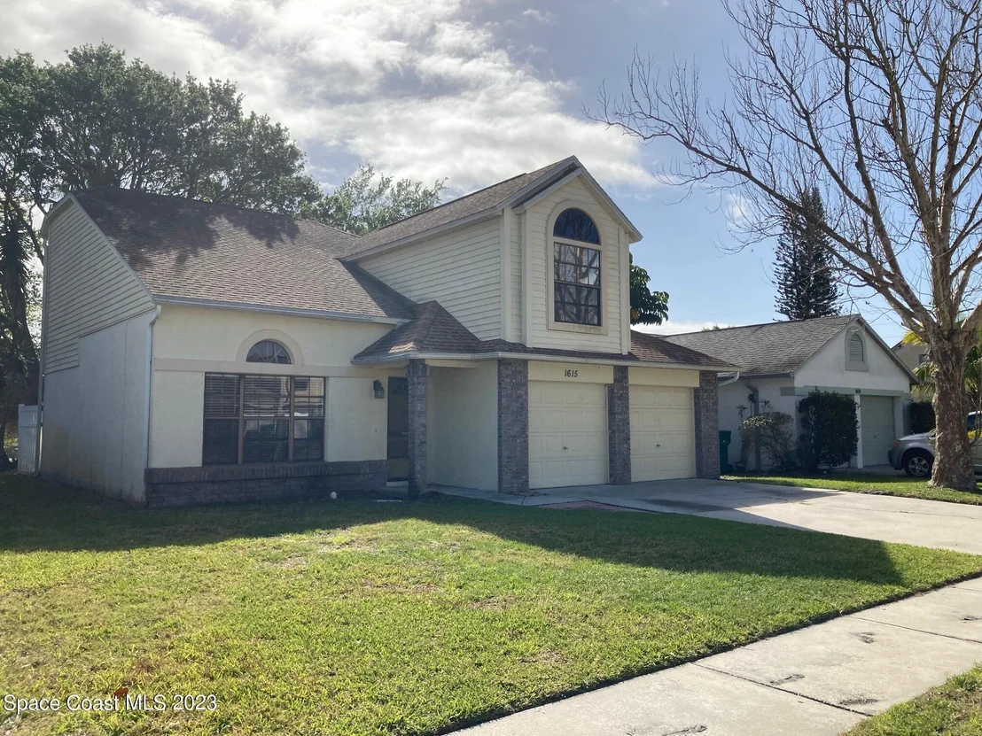 Photo of 1615 Clover Circle