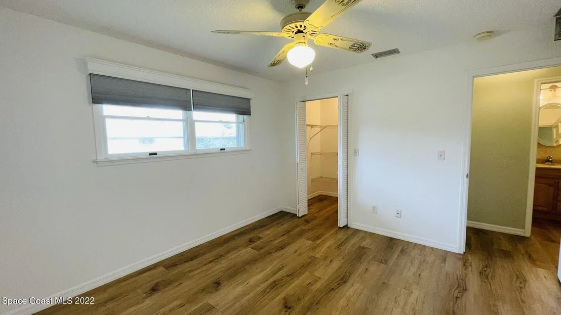 Photo of 216 Chalet Avenue