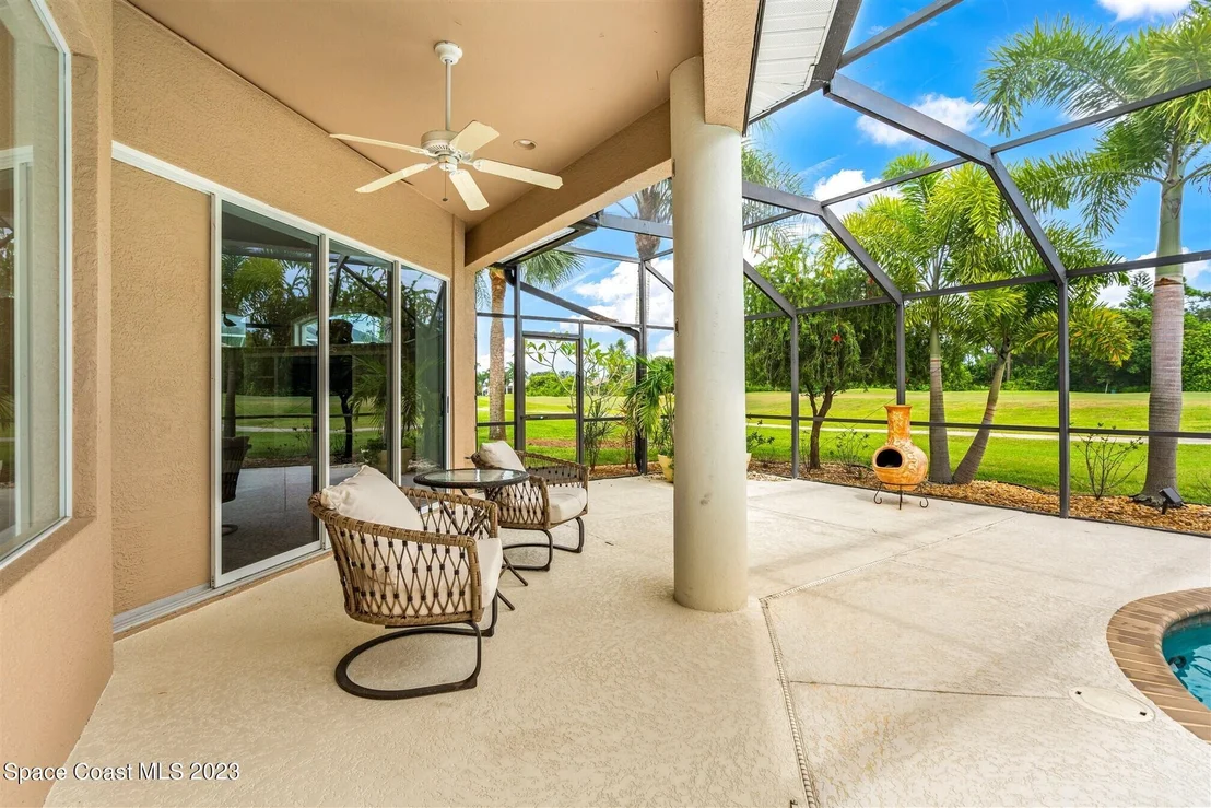 Photo of 915 Chatsworth Drive