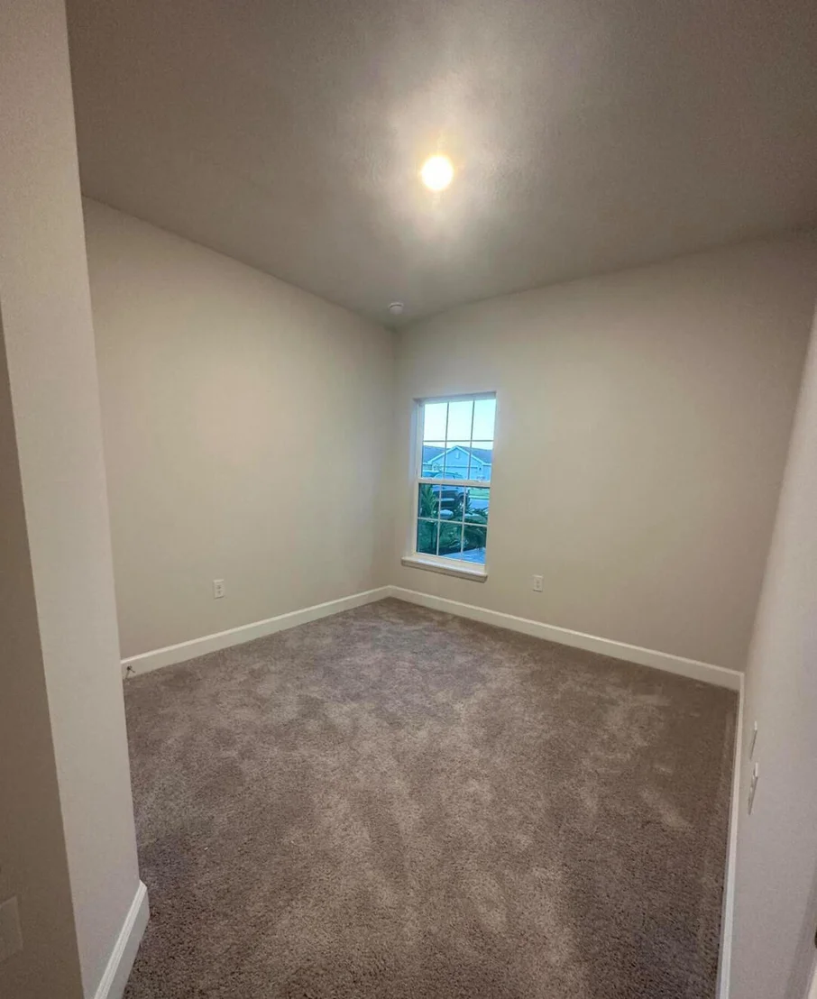 Photo of 1079 Grantham Lane
