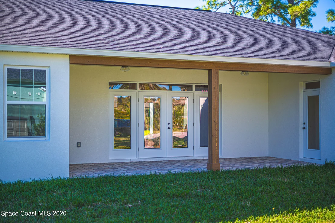 Photo of 431 Crescent Drive