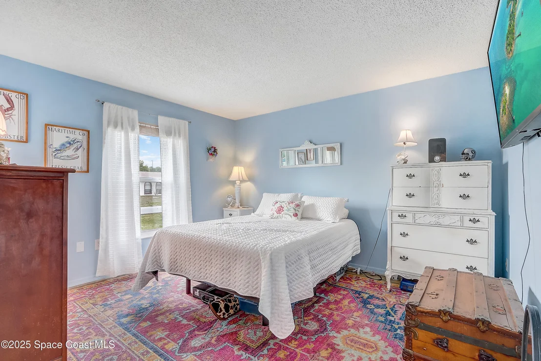 Photo of 711 Cayuga Avenue NE