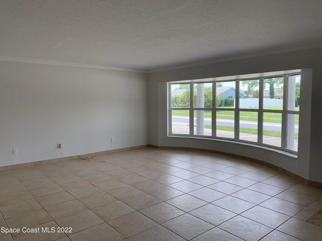 Photo of 799 Pebble Beach Avenue NE