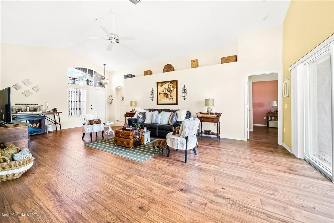 Photo of 2484 Addington Circle