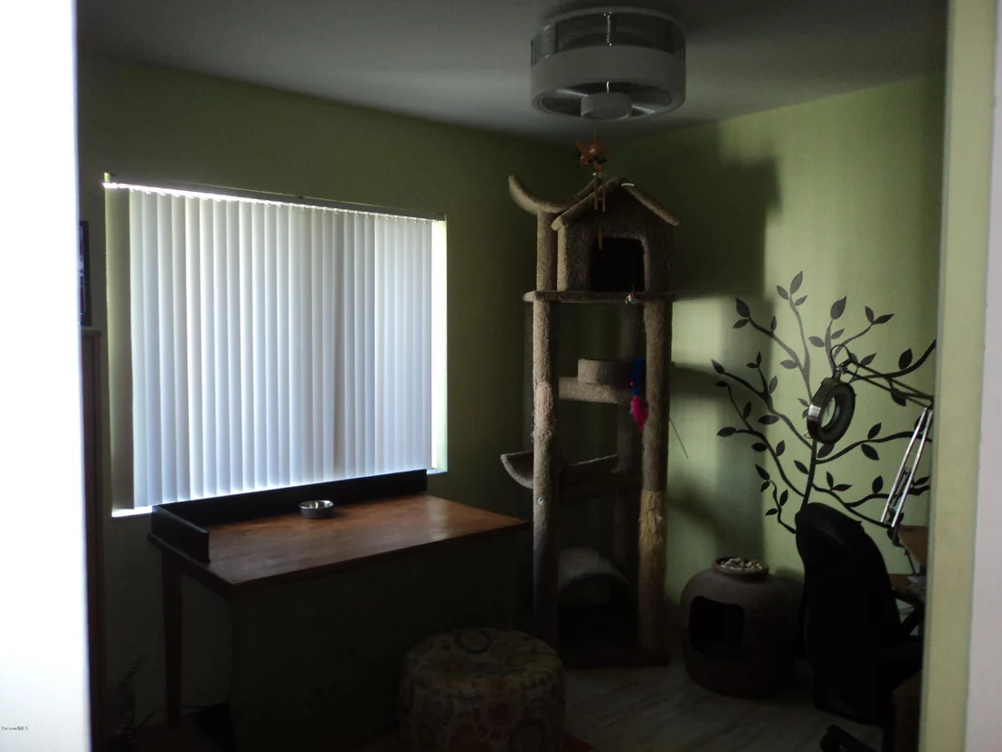 Photo of 712 NE Brevity Lane