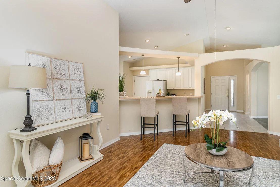 Photo of 7227 Broderick Drive