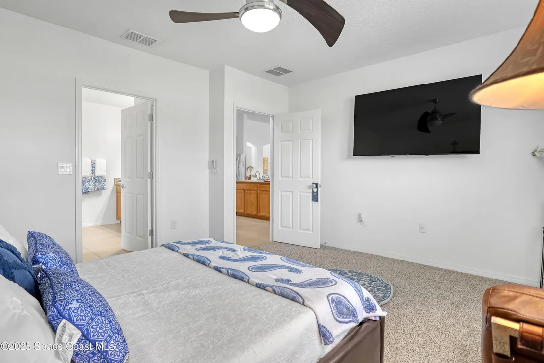 Photo of 1121 Morgan Circle NE