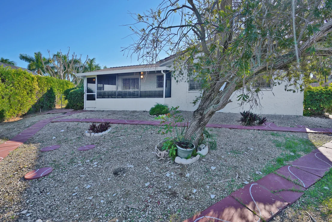 Photo of 4891 Fairview Drive