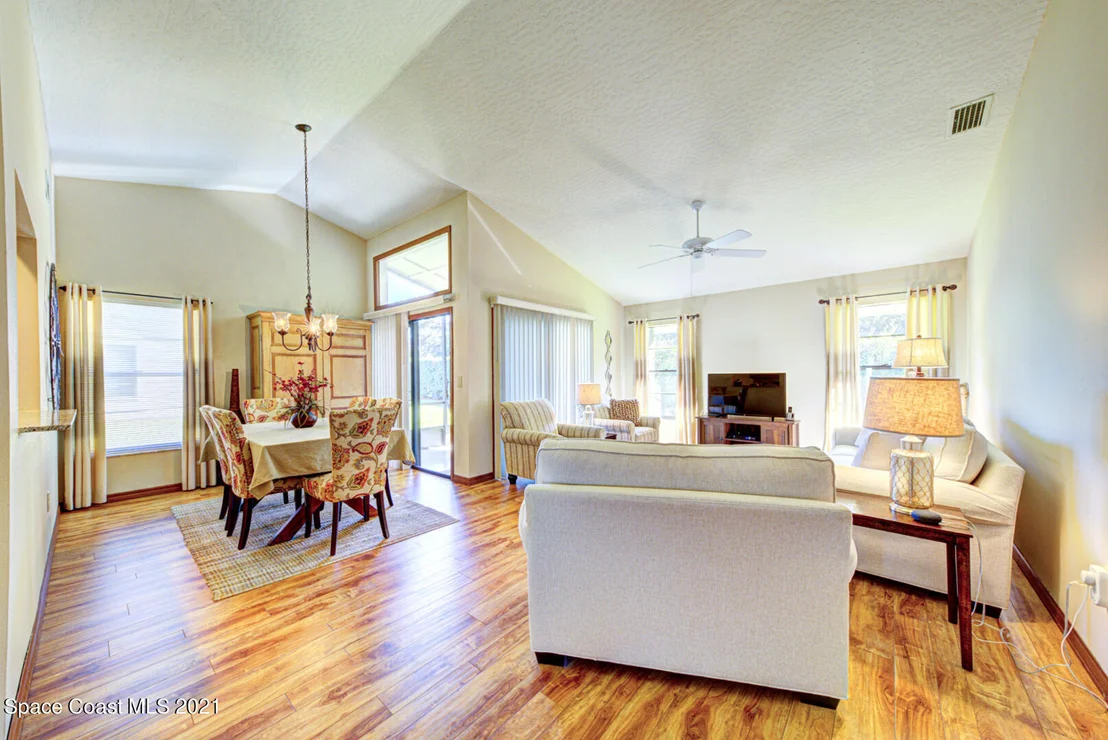 Photo of 873 Ridge Lake Drive