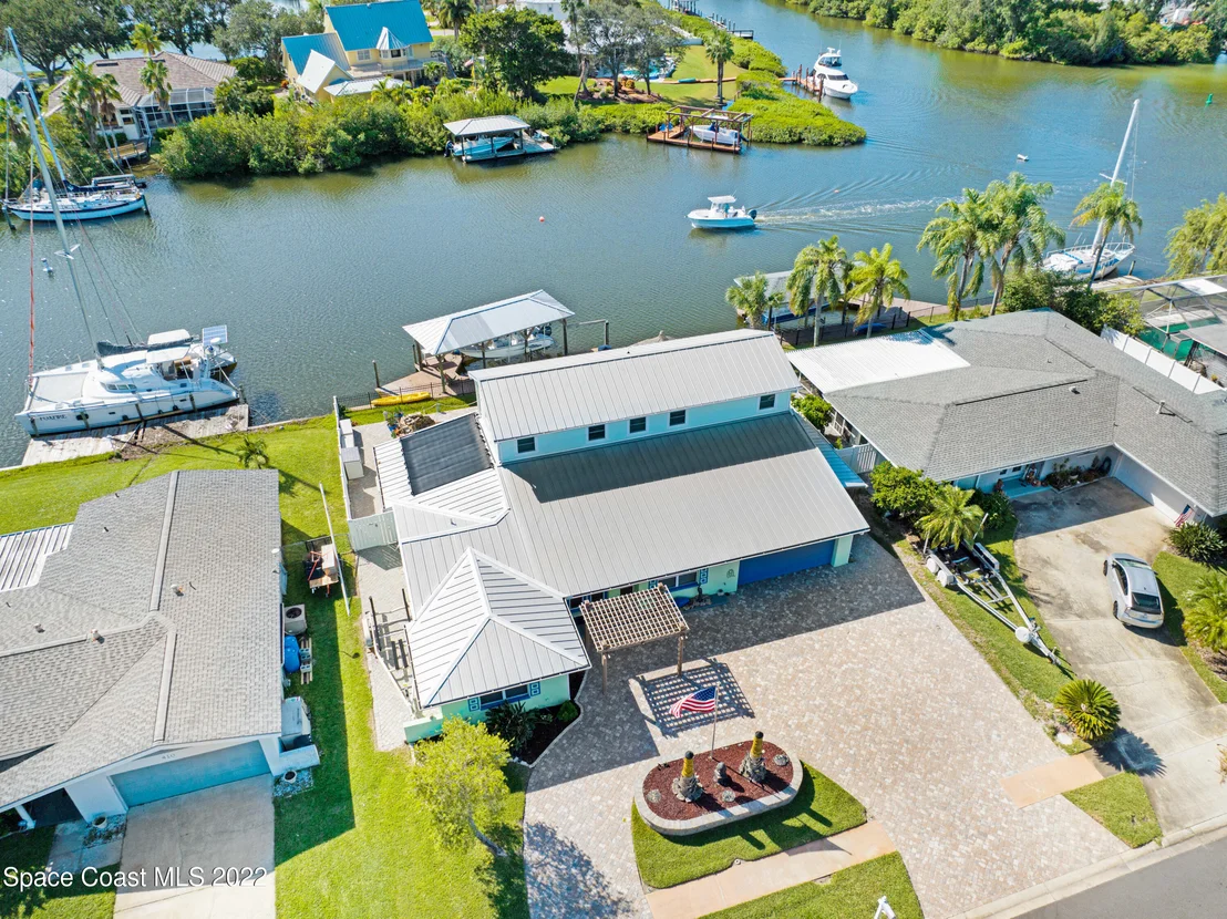 Photo of 414 Thrush Drive