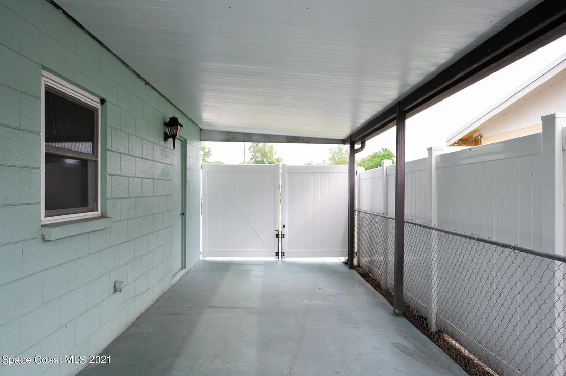 Photo of 1100 Madrid Road
