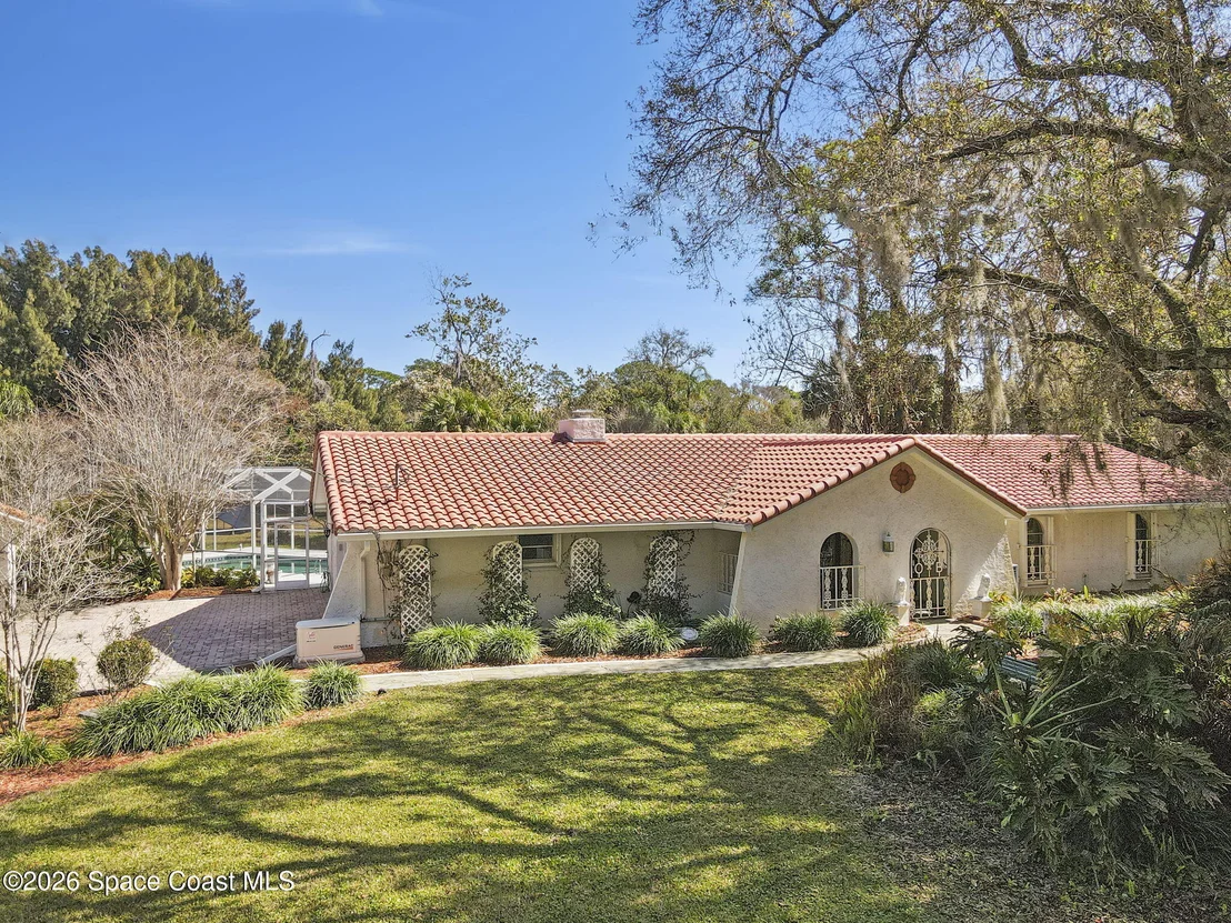 Photo of 620 W Pine Road