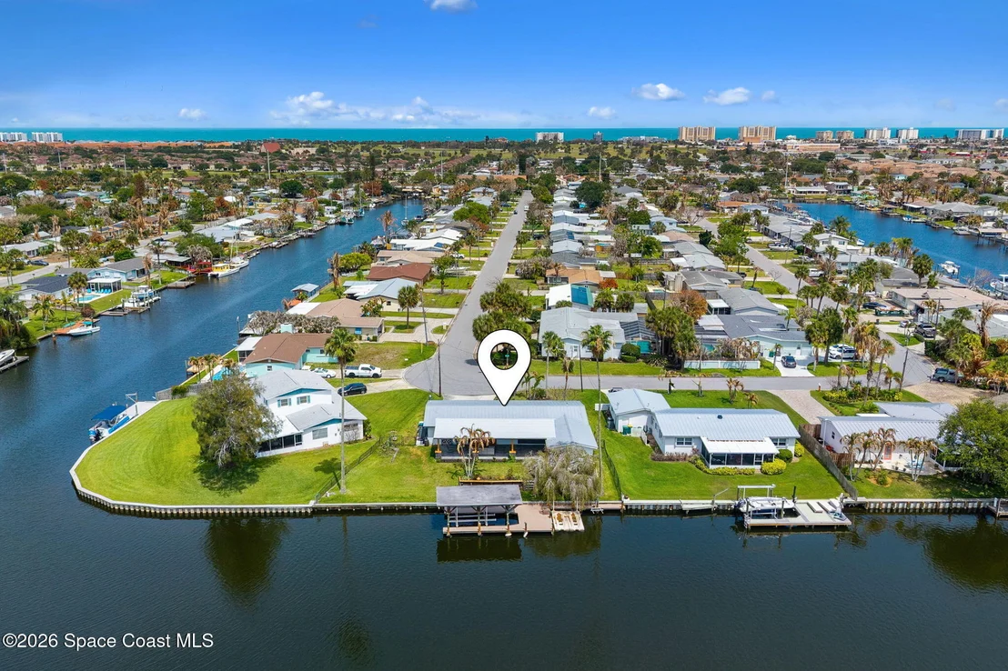 Photo of 213 River Road