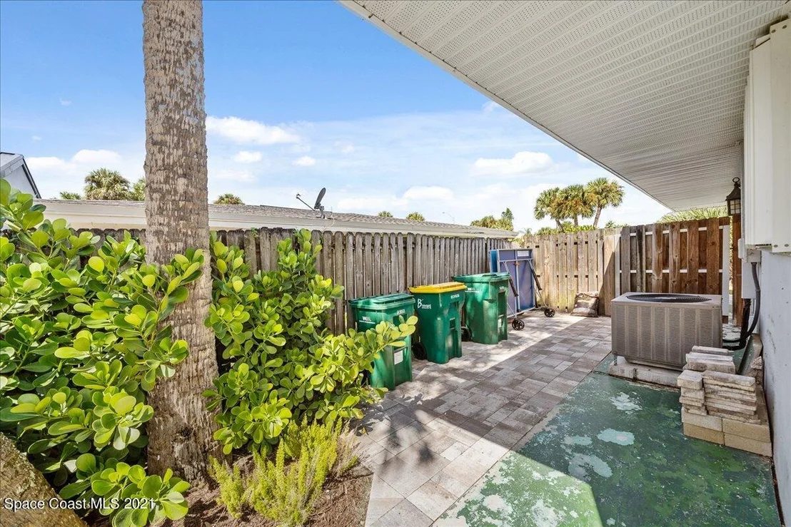 Photo of 585 Bahama Drive