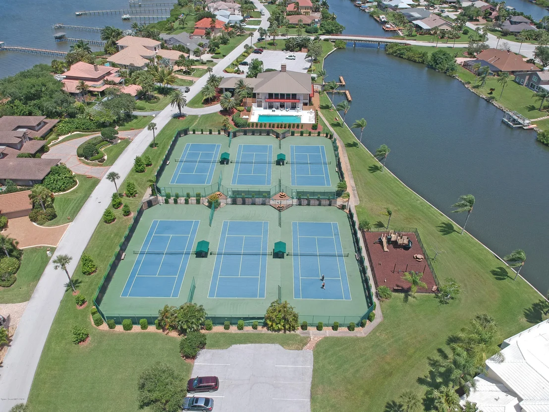 Photo of 454 Lanternback Island Drive
