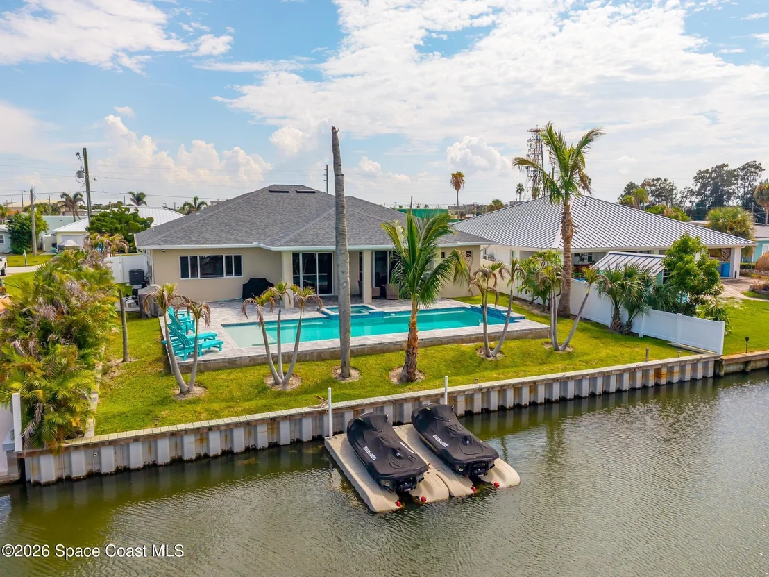 Photo of 318 Angelo Lane