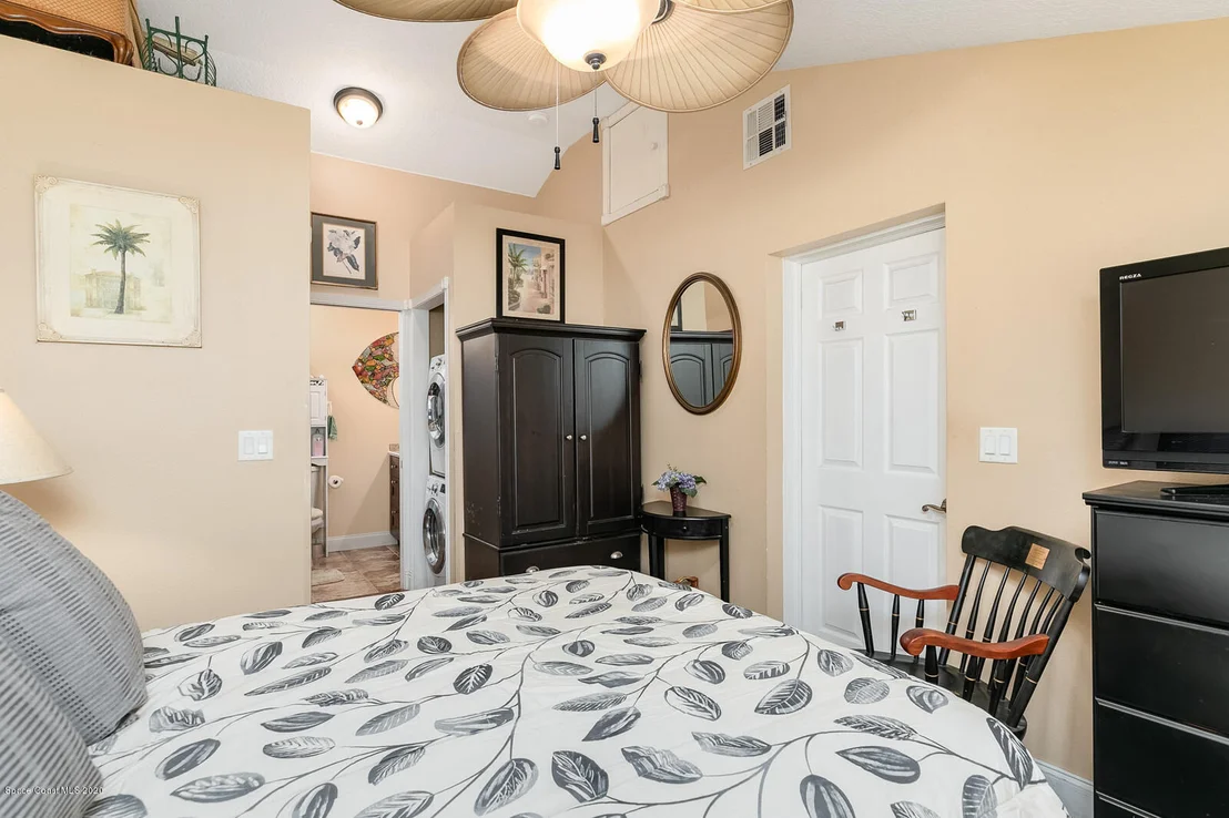 Photo of 1070 Riverdale Drive