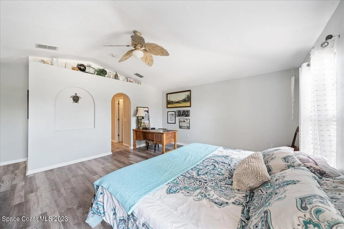 Photo of 6041 Ridge Lake Circle
