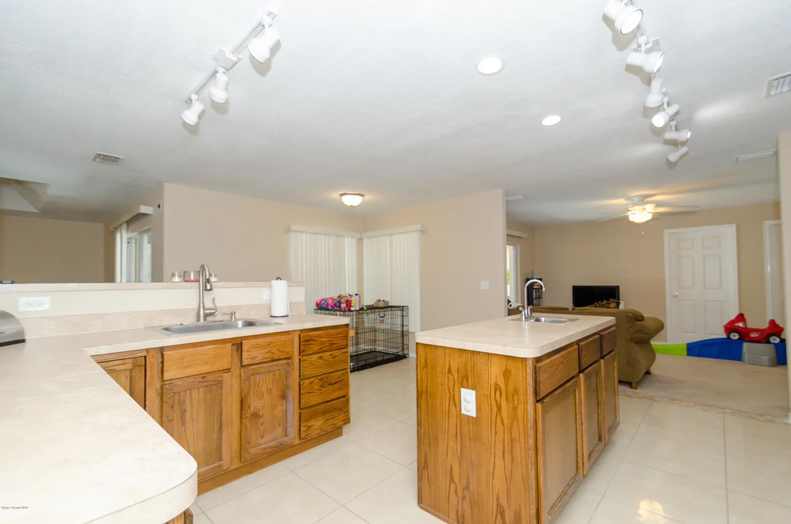 Photo of 1050 Gray Road