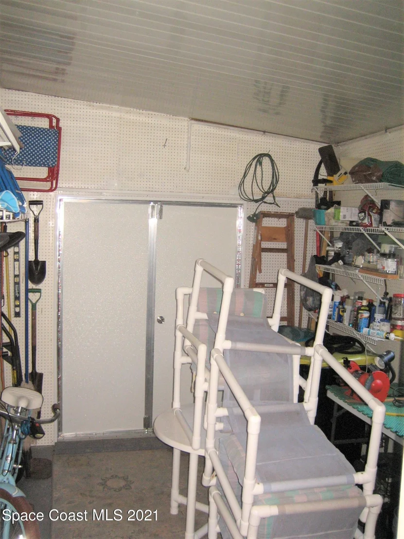 Photo of 2329 Coconut Palm Drive NE