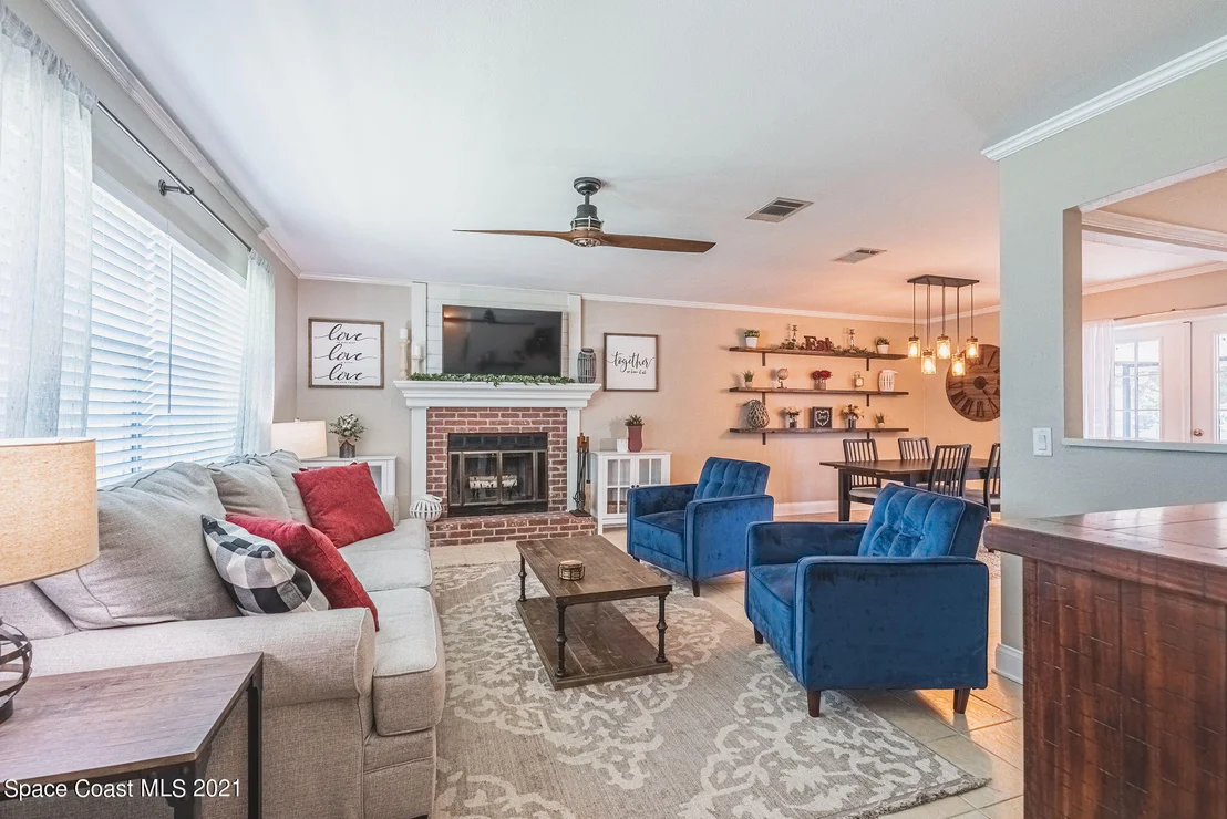 Photo of 818 Hanover Court